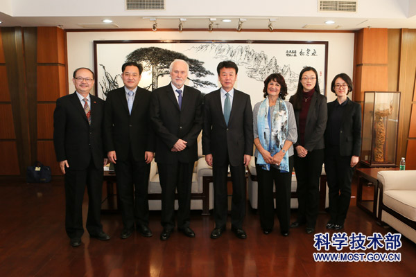 19-03-06MOST Vice Minister and SAFEA Administrator Zhang Jianguo Meets with Family Members of China Reform Friendship Medal Recipient Werner Gerich2.jpg